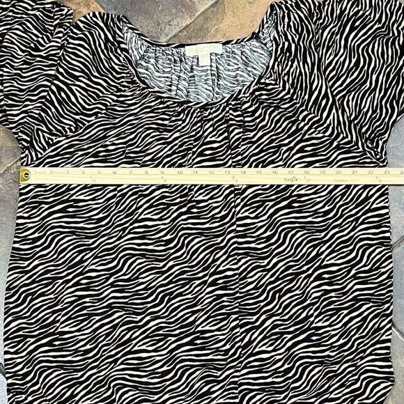 Michael Michael Kors Zebra Print 3/4 Sleeve Blouse 2X - Picture 6 of 10